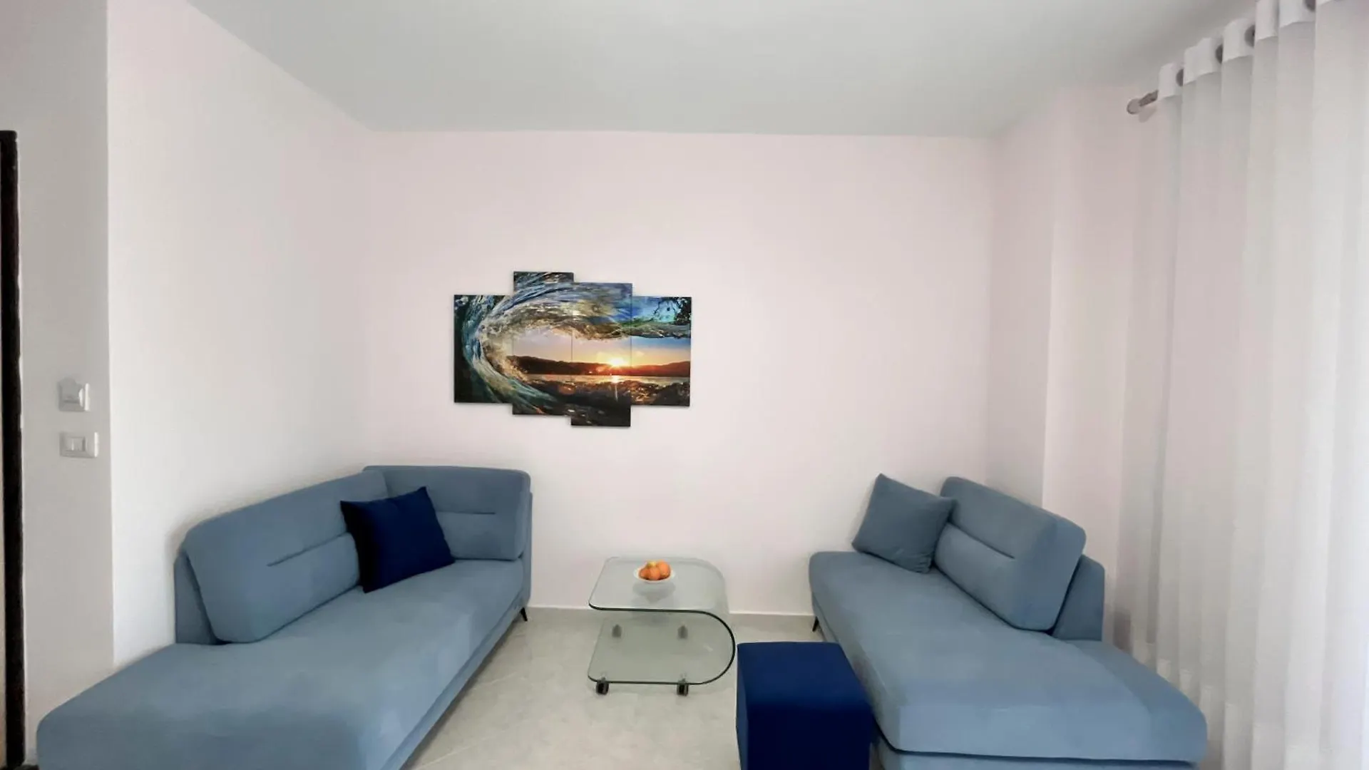 Апартаменты Beachfront With Hotel Facilities Влёра