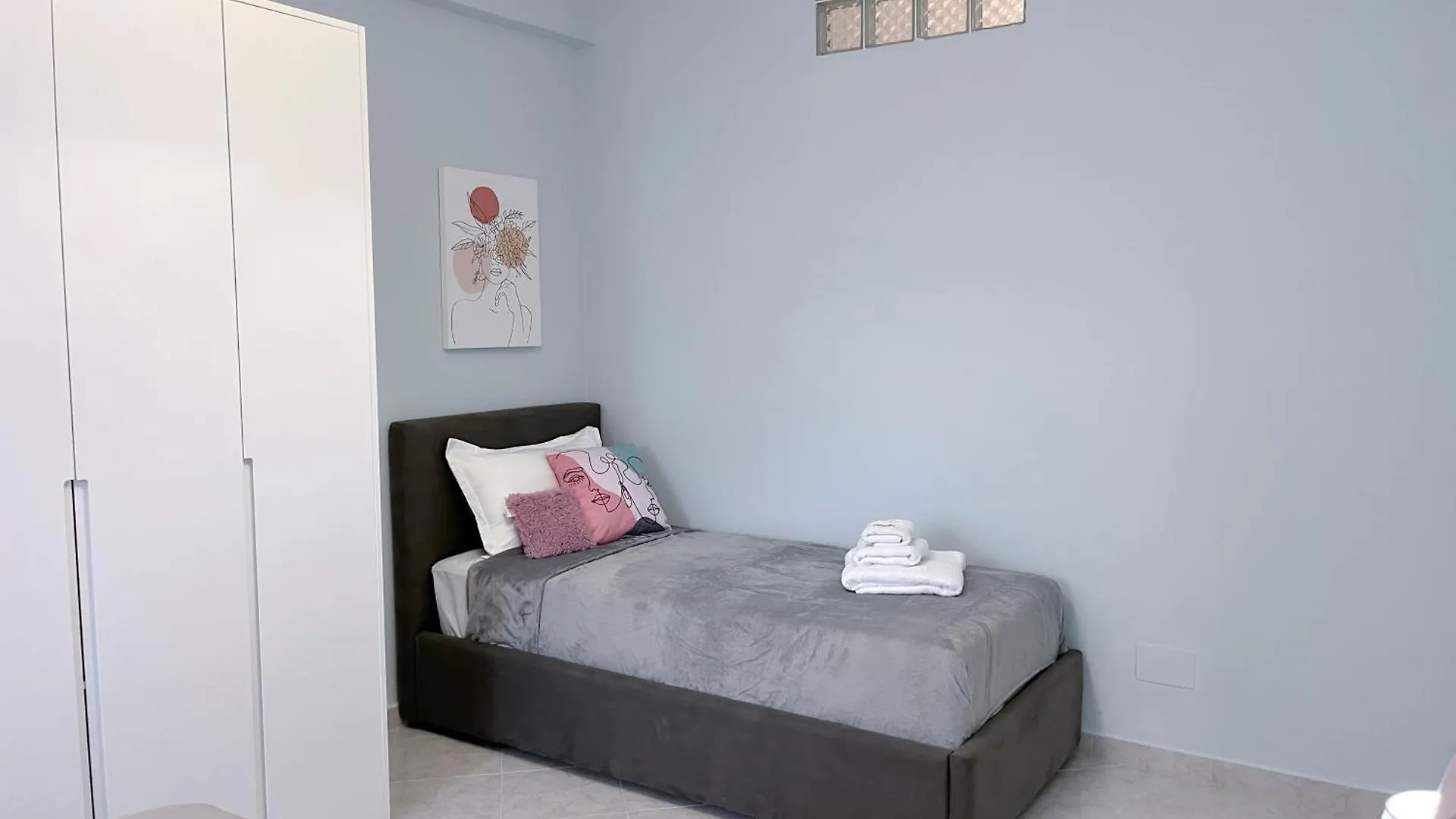 Beachfront With Hotel Facilities Влёра Апартаменты