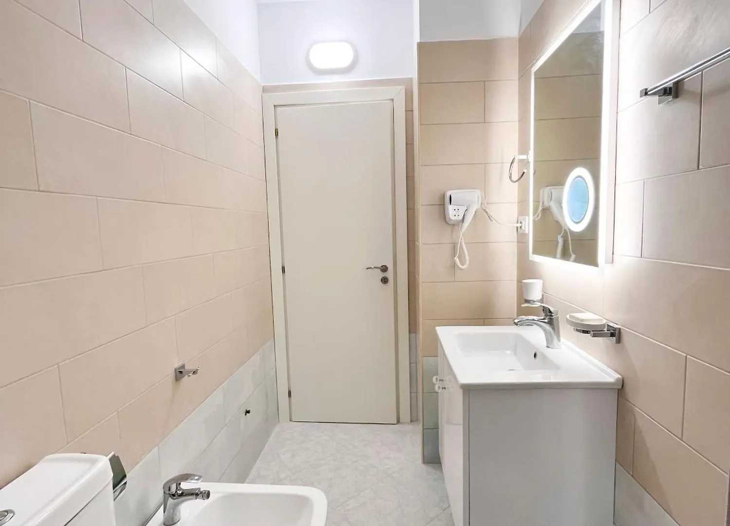 Апартаменты Beachfront With Hotel Facilities Влёра Албания